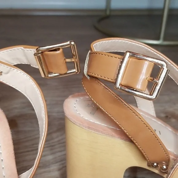 Madden Girl Camila Eyelet Ankle Strap Wooden Block Heel Platform Sandals - Picture 9 of 11